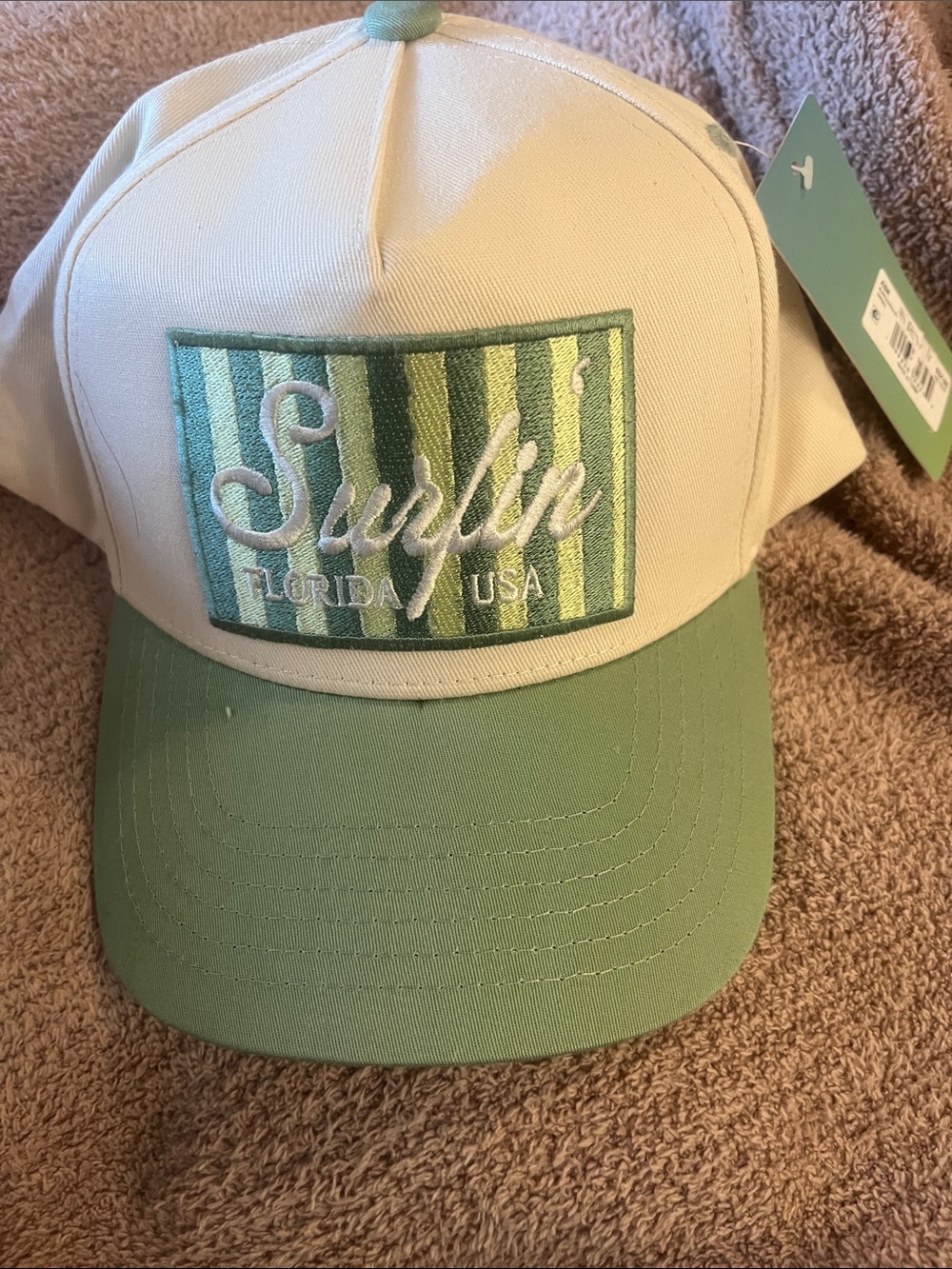 Surf'in Trucker Hat - Sage Green/White